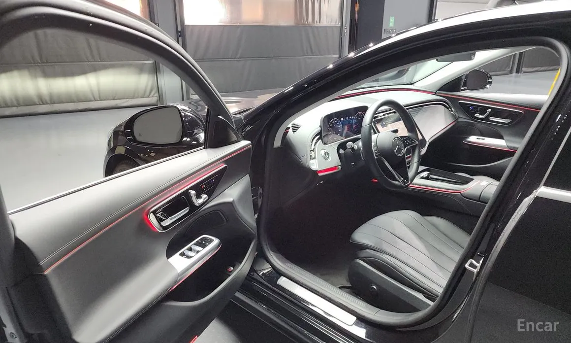 Фото 10 - Mercedes-Benz E-Class