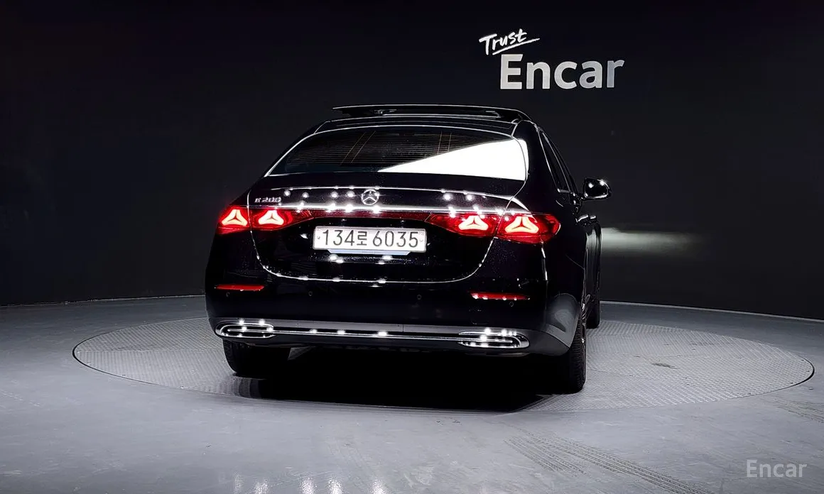 Фото 4 - Mercedes-Benz E-Class