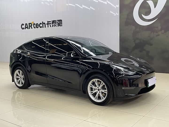 Фото 3 - Tesla Model Y