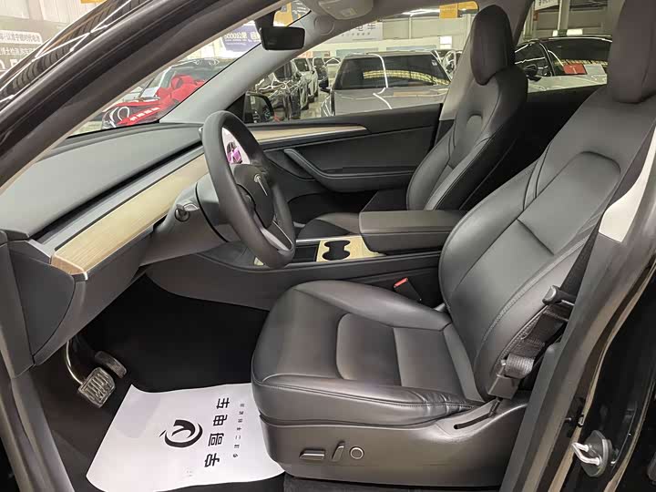 Фото 4 - Tesla Model Y