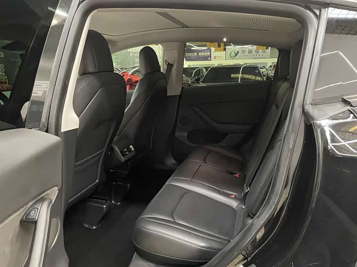 Фото 6 - Tesla Model Y