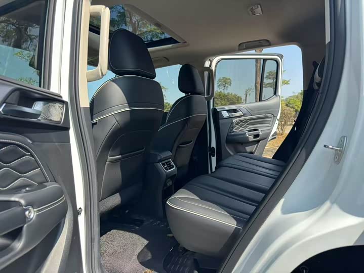 Фото 6 - Tank 300