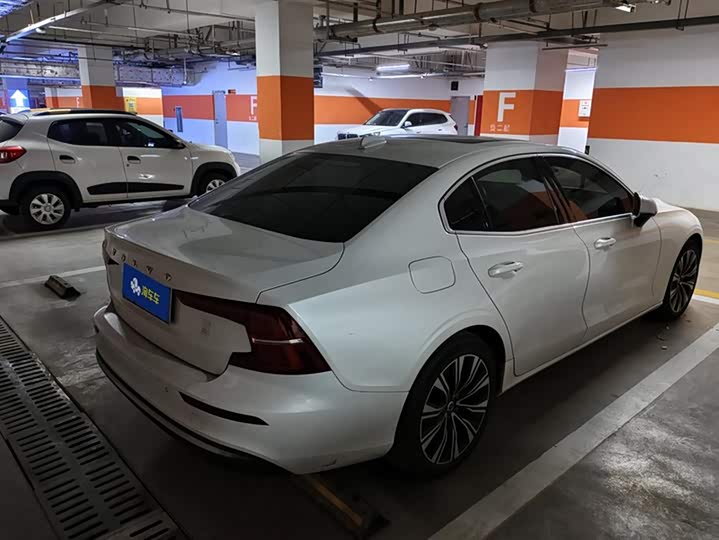 Фото 3 - Volvo S60
