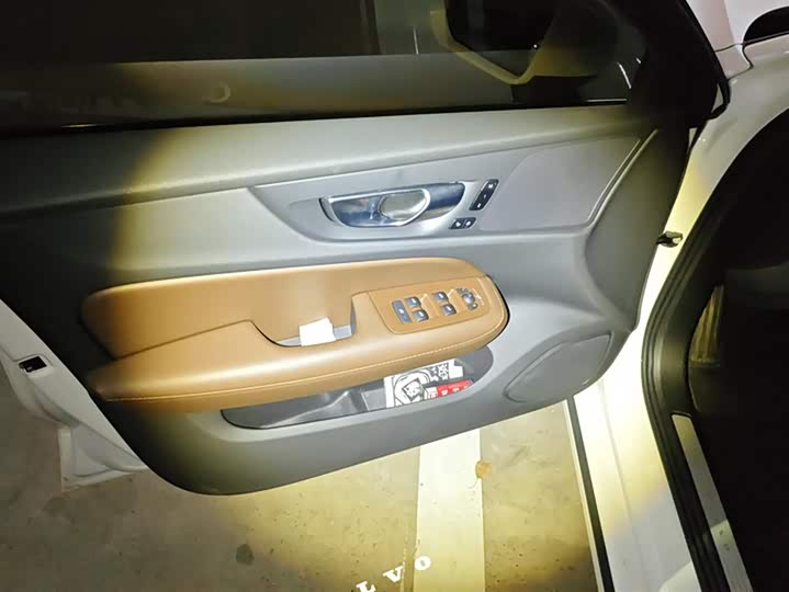 Фото 7 - Volvo S60