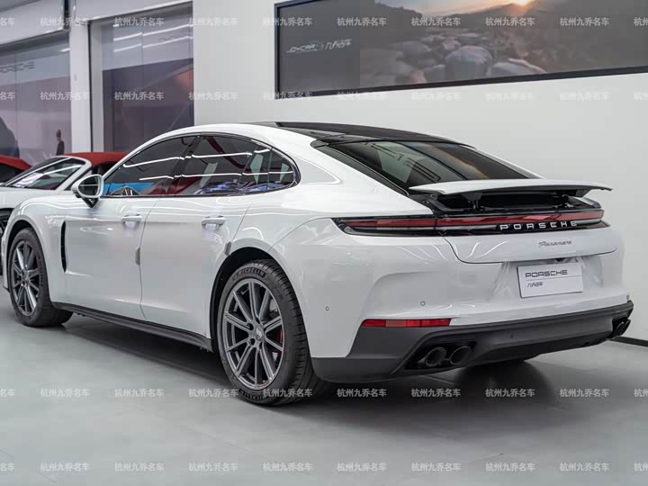 Фото 5 - Porsche Panamera