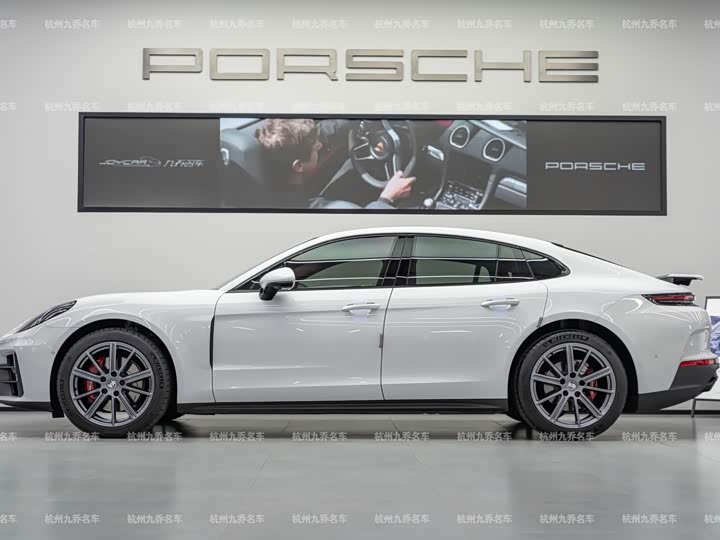 Фото 8 - Porsche Panamera