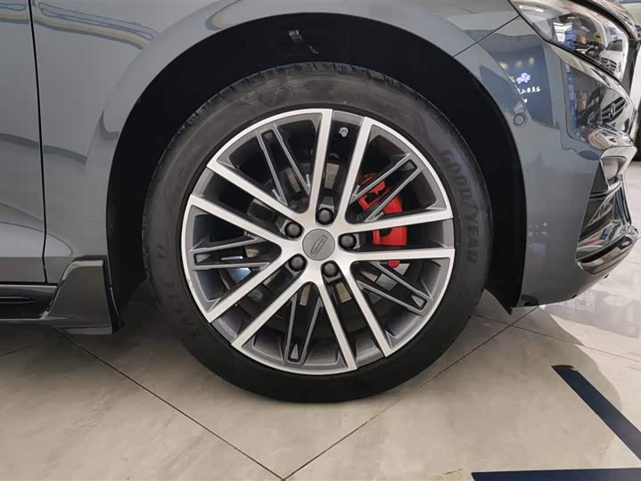 Фото 6 - Geely Preface