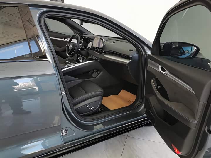 Фото 8 - Geely Preface