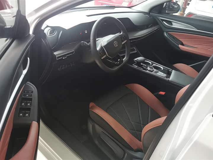 Фото 9 - Changan Eado Plus