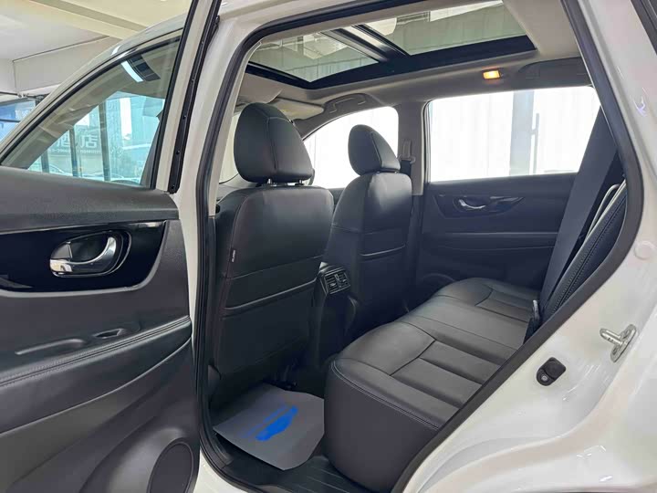 Фото 8 - Nissan X-Trail