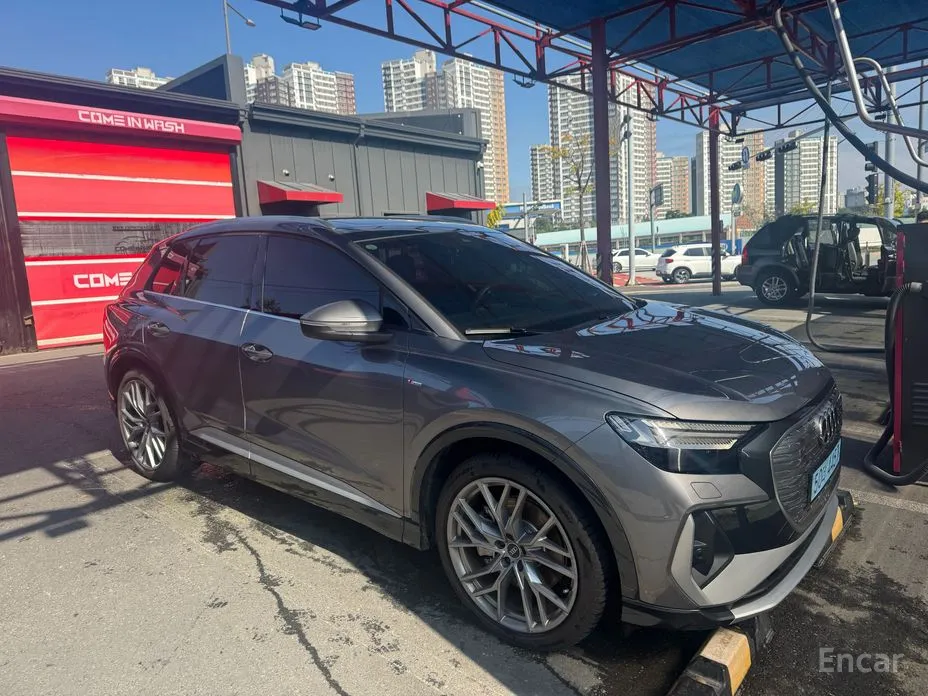 Фото 2 - Audi Q4 e-tron