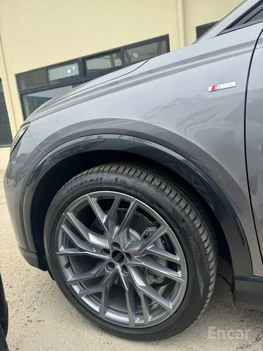 Фото 3 - Audi Q4 e-tron