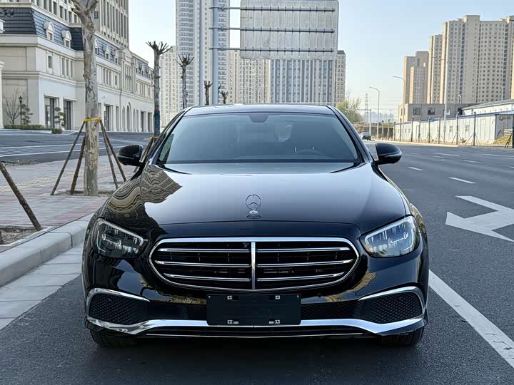 Фото 2 - Mercedes-Benz E-Class