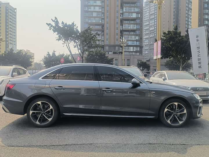 Фото 3 - Audi A4L