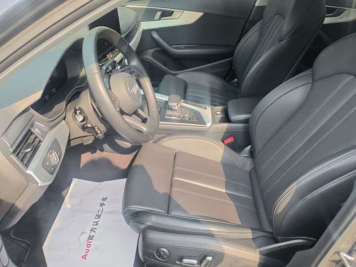 Фото 8 - Audi A4L