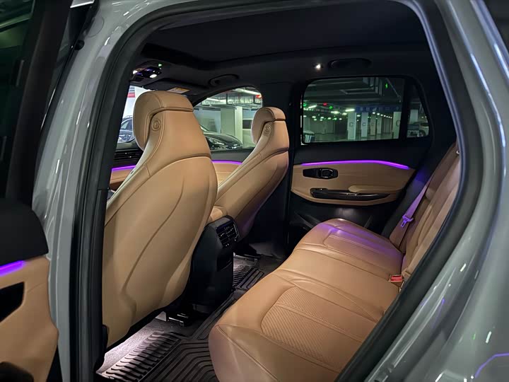 Фото 8 - Nio ES6