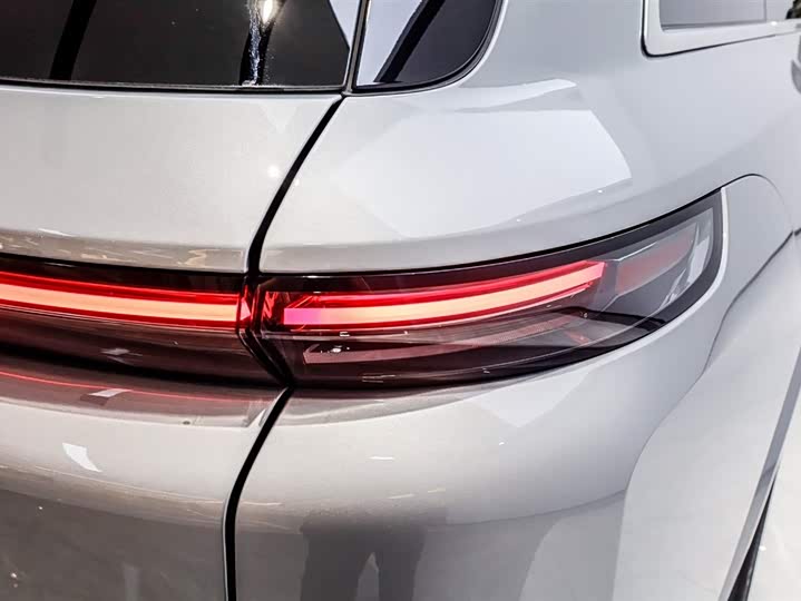 Фото 8 - LiXiang L8