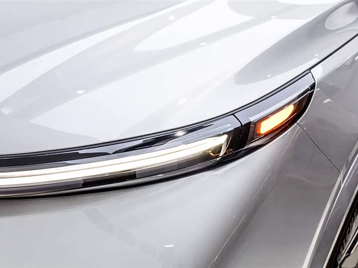 Фото 9 - LiXiang L8