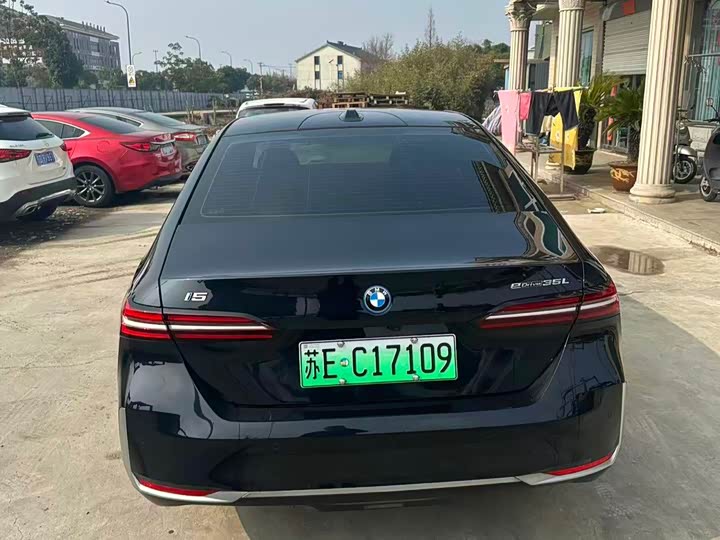 Фото 5 - BMW i5