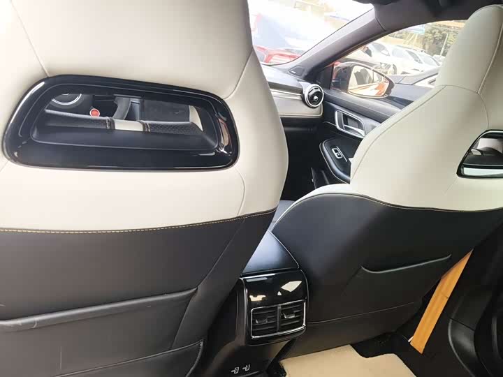 Фото 9 - MG Motor 6