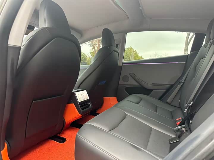 Фото 8 - Tesla Model 3