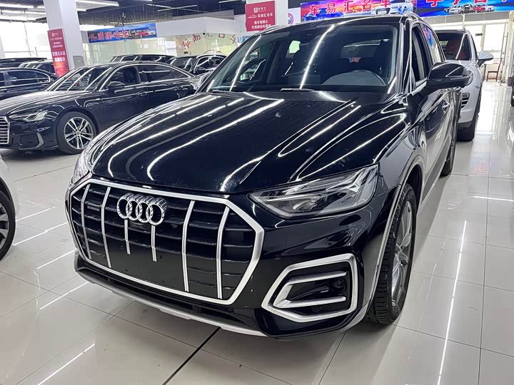 Фото 1 - Audi Q5L