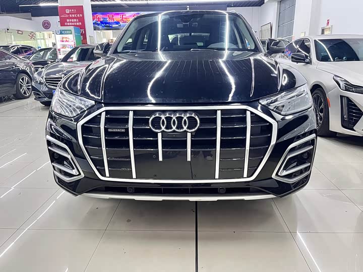 Фото 2 - Audi Q5L