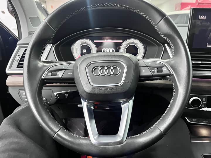 Фото 4 - Audi Q5L