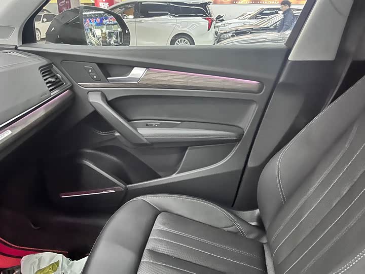 Фото 6 - Audi Q5L