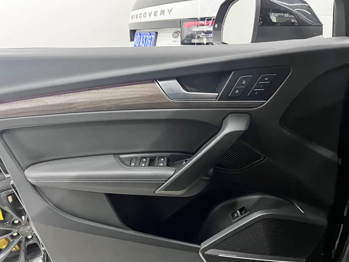 Фото 7 - Audi Q5L