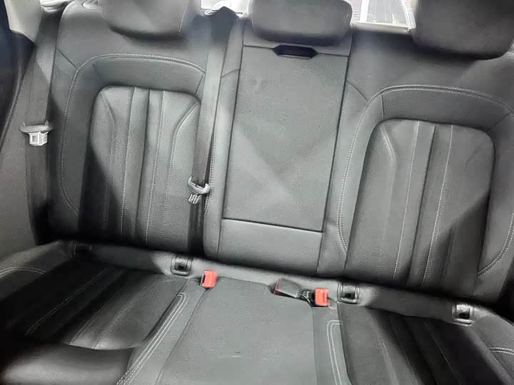 Фото 8 - Audi Q5L