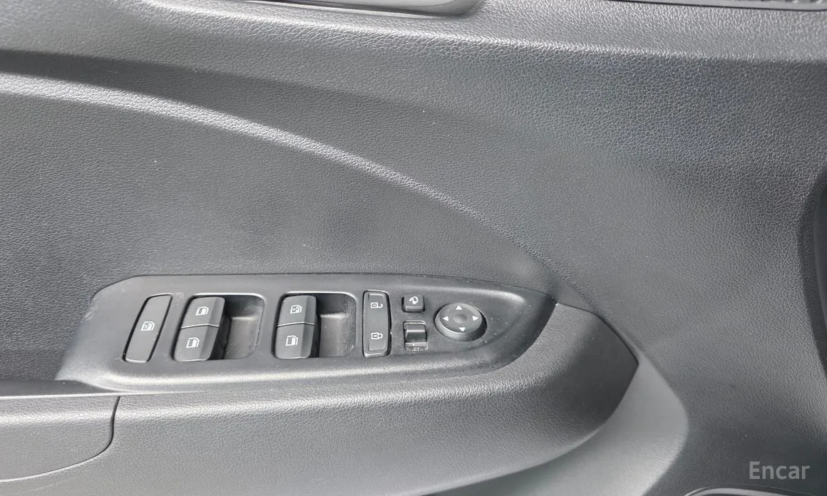 Фото 12 - Hyundai Venue