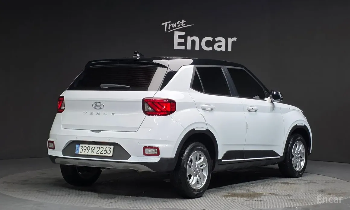 Фото 2 - Hyundai Venue