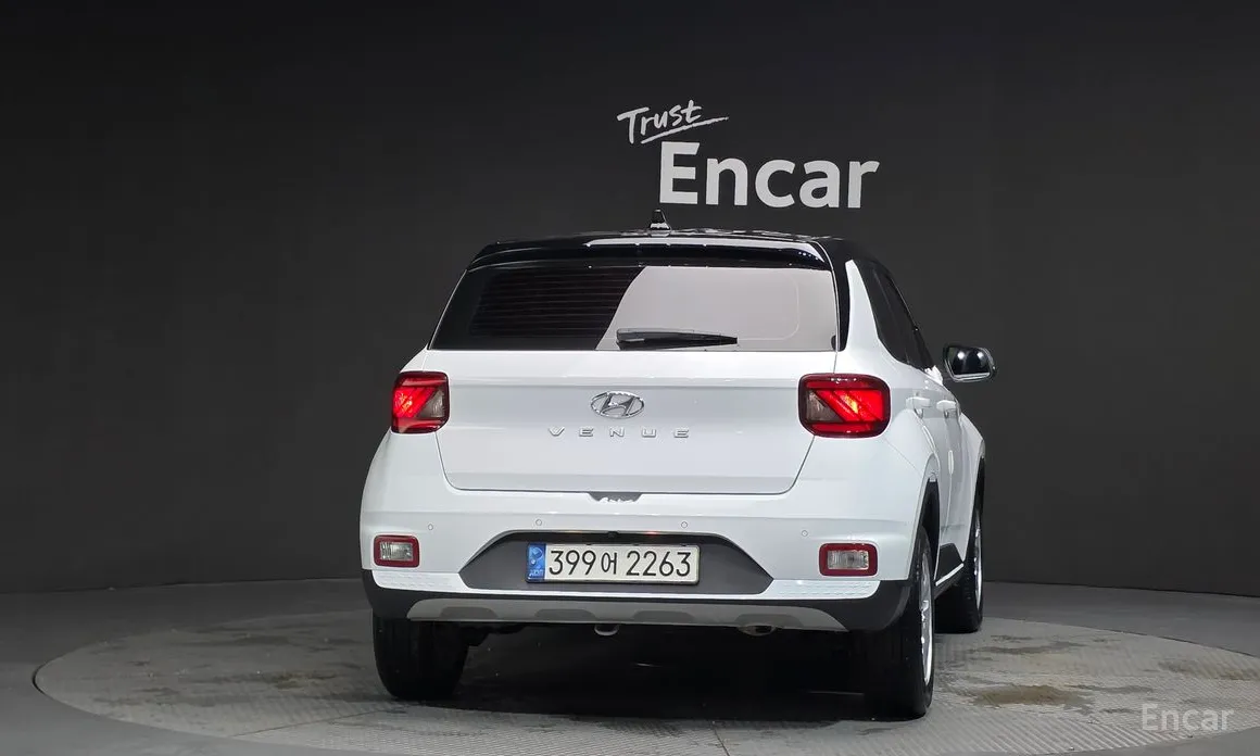 Фото 4 - Hyundai Venue