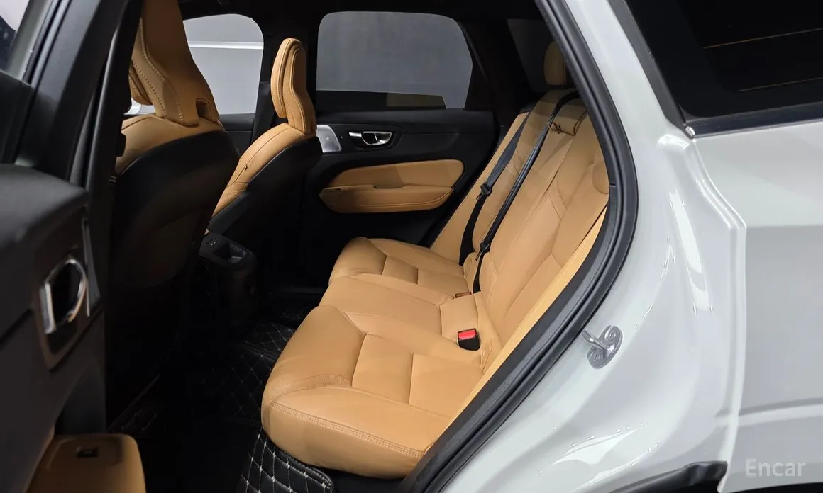 Фото 12 - Volvo XC60