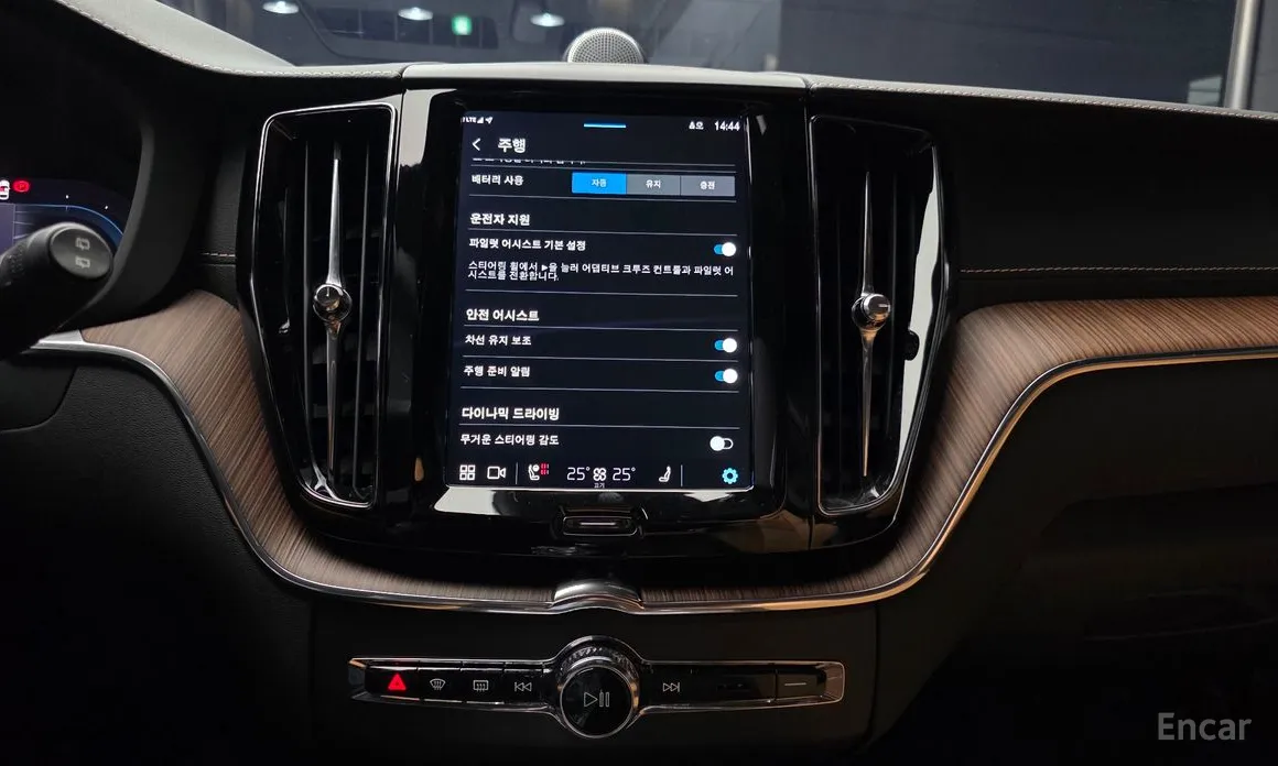 Фото 14 - Volvo XC60