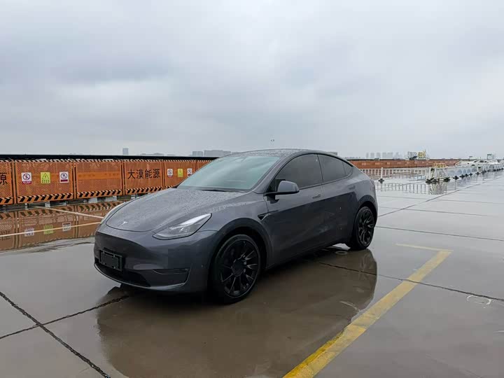 Фото 1 - Tesla Model Y