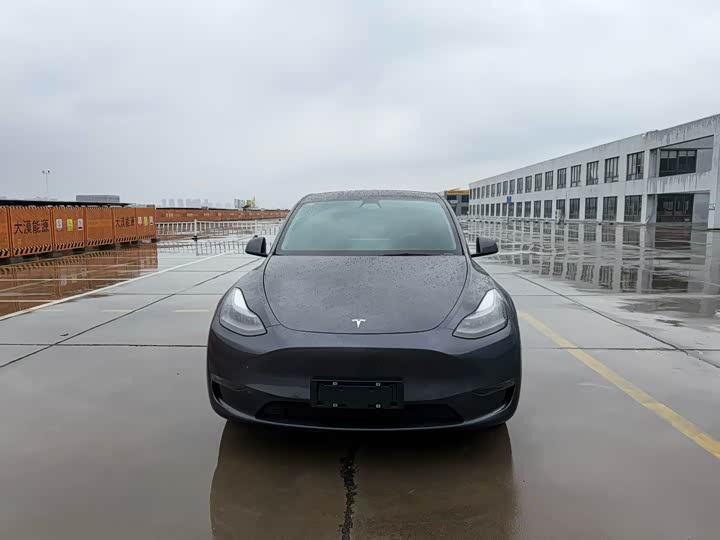 Фото 2 - Tesla Model Y