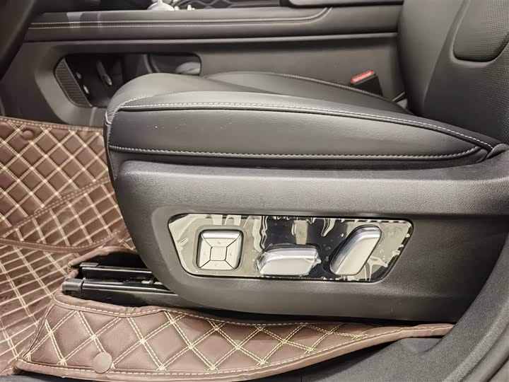 Фото 7 - Tank 300