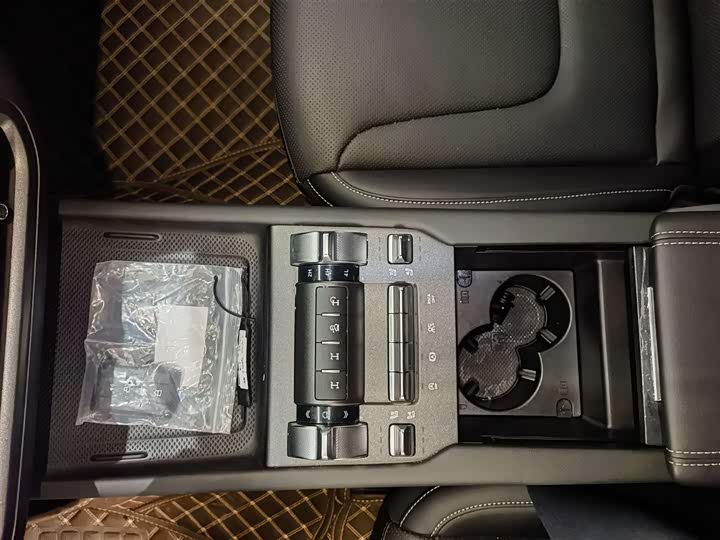 Фото 9 - Tank 300