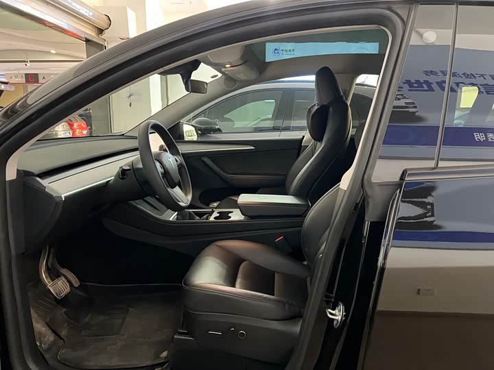 Фото 4 - Tesla Model Y