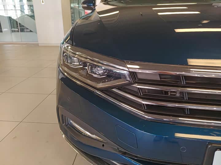 Фото 4 - Volkswagen Passat Variant
