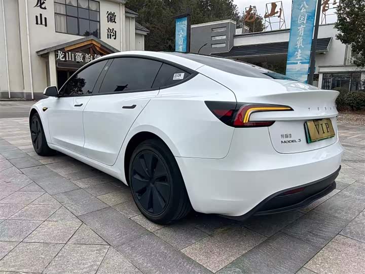 Фото 5 - Tesla Model 3