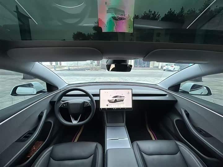 Фото 9 - Tesla Model 3