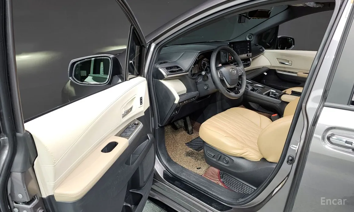 Фото 10 - Toyota Sienna