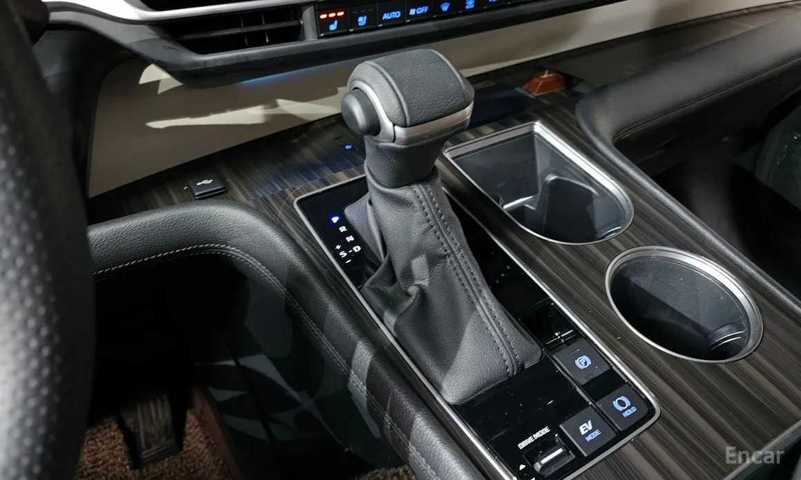 Фото 9 - Toyota Sienna