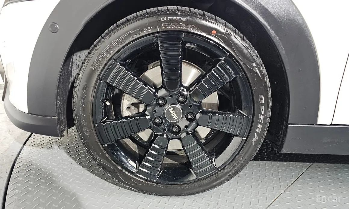 Фото 5 - Mini Cooper Convertible