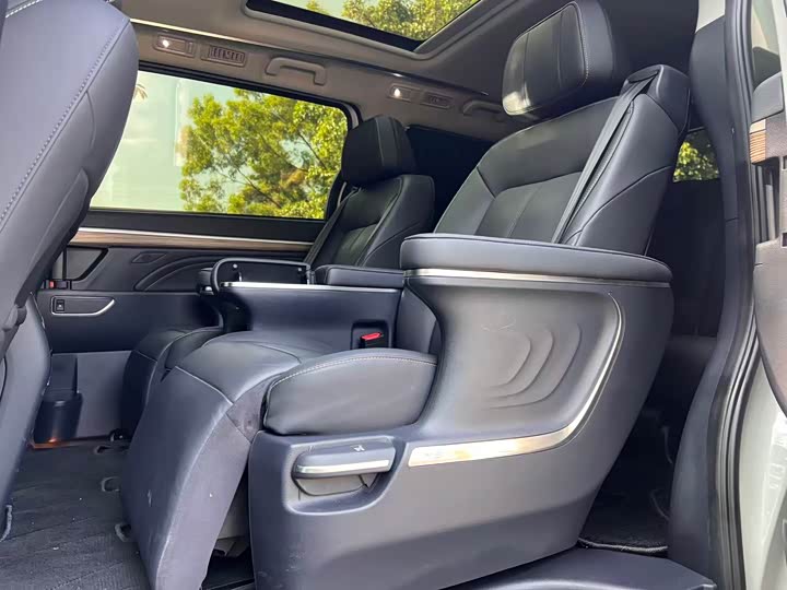 Фото 9 - GAC Trumpchi M8