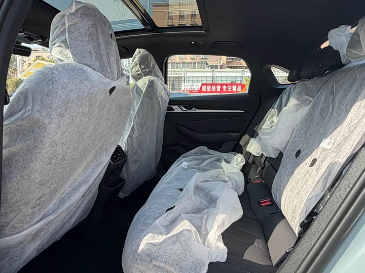 Photo 8 - Geely Preface