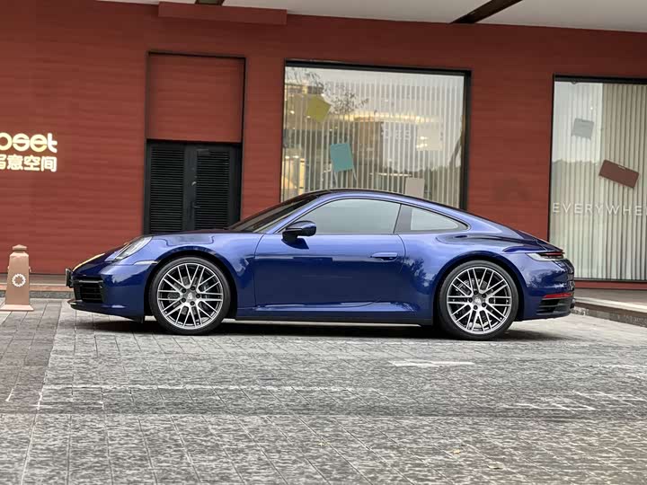 Фото 2 - Porsche 911